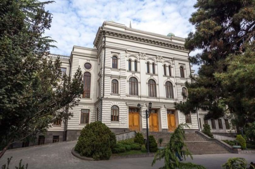 სტუდენტების ნაწილი ჯაბა სამუშიას გადადგომას მოითხოვს