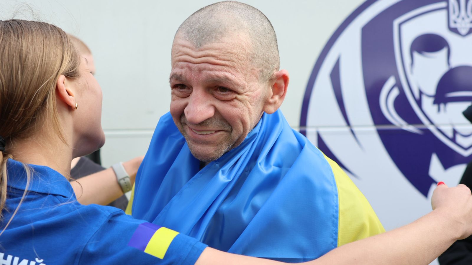 Kyiv and Moscow swap prisoners on Ukraine's Independence Day — 10