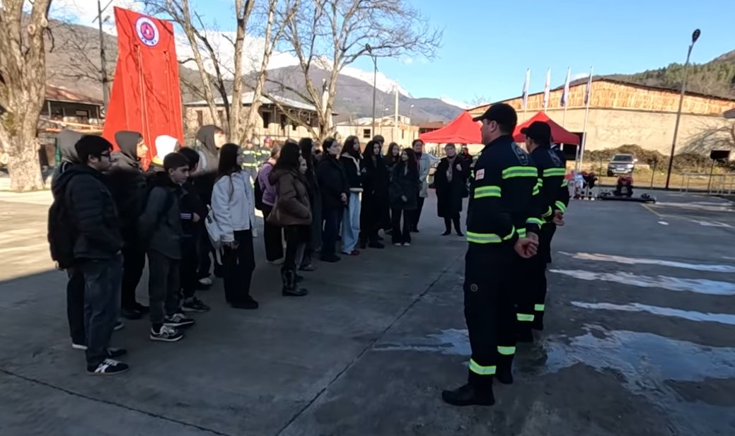 შსს საჯარო სკოლების მოსწავლეებისთვის კამპანიას - "პროფესია პოლიციელი“ განაგრძობს