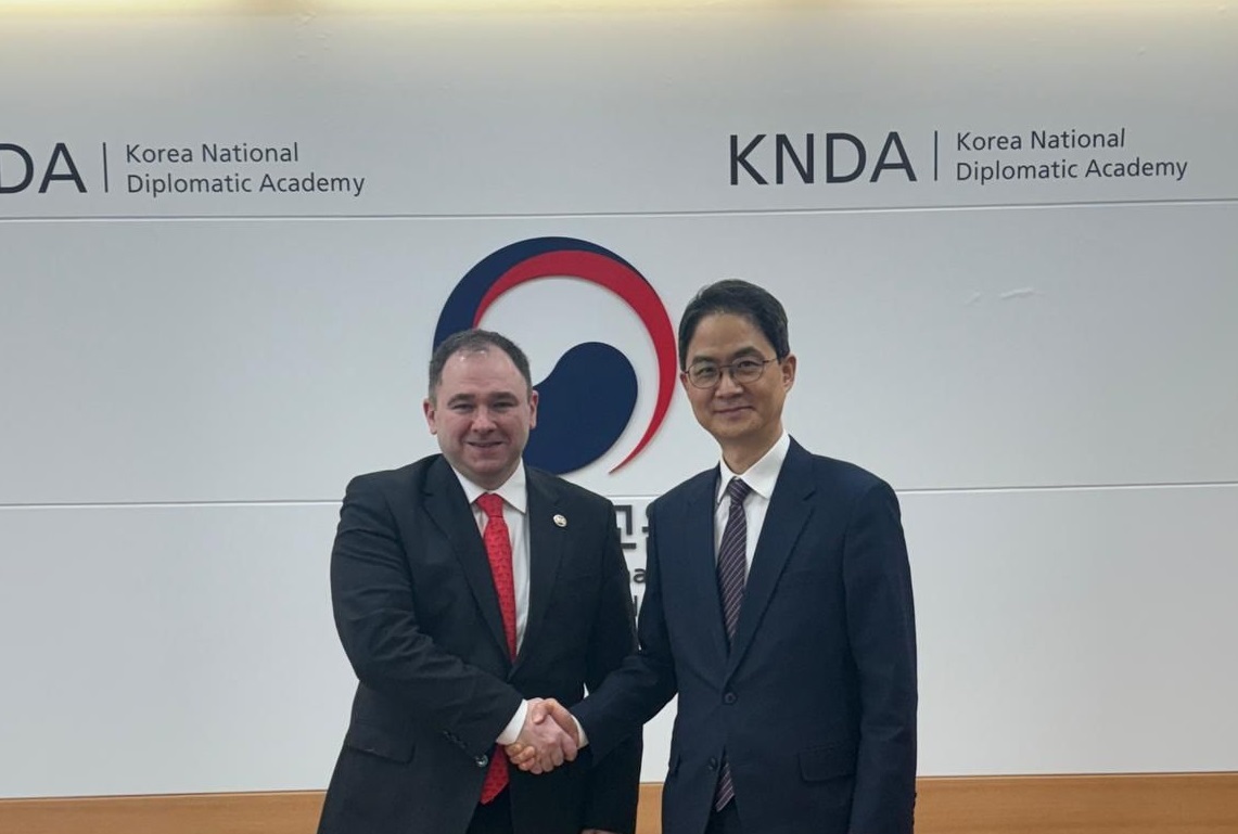 Georgian Foreign Affairs Committee Chair holds security talks during visit to South Korea
