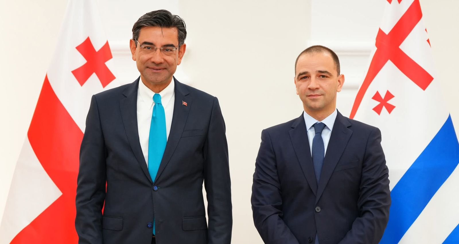 ბათუმის მერმა საქართველოში თურქეთის ელჩთან გაცნობითი შეხვედრა გამართა