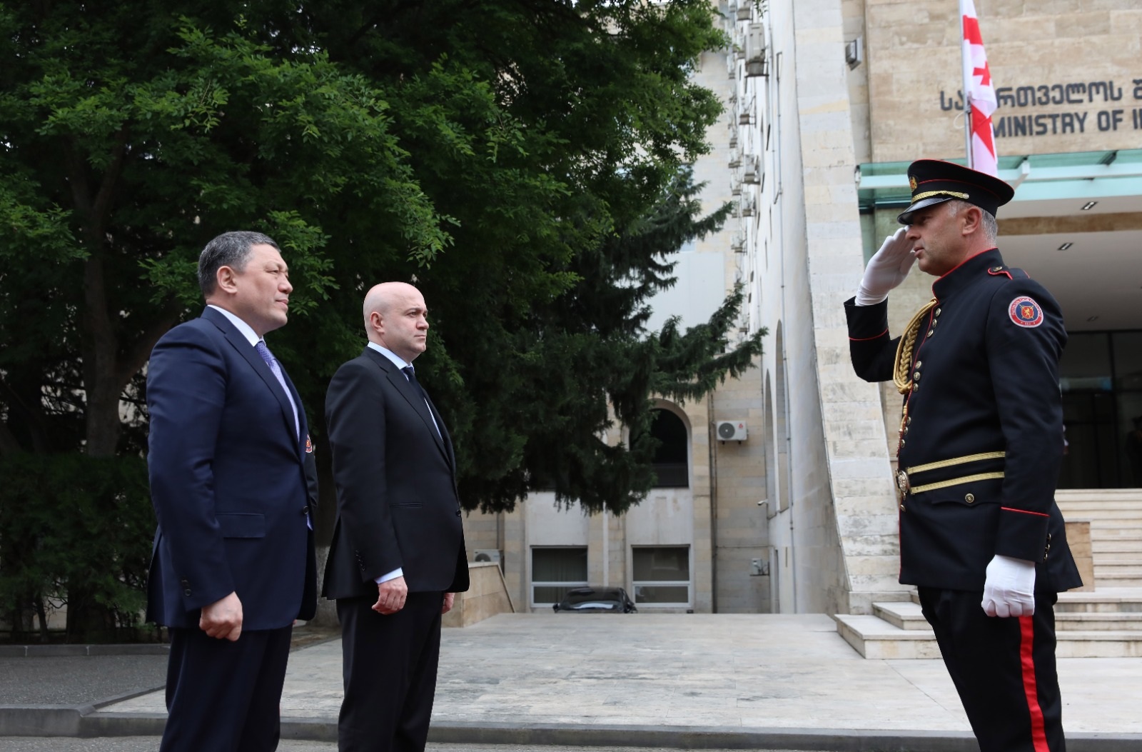 The two ministers laid wreaths at a memorial dedicated to police officers killed in the line of duty on the ministry’s premises in Tbilisi