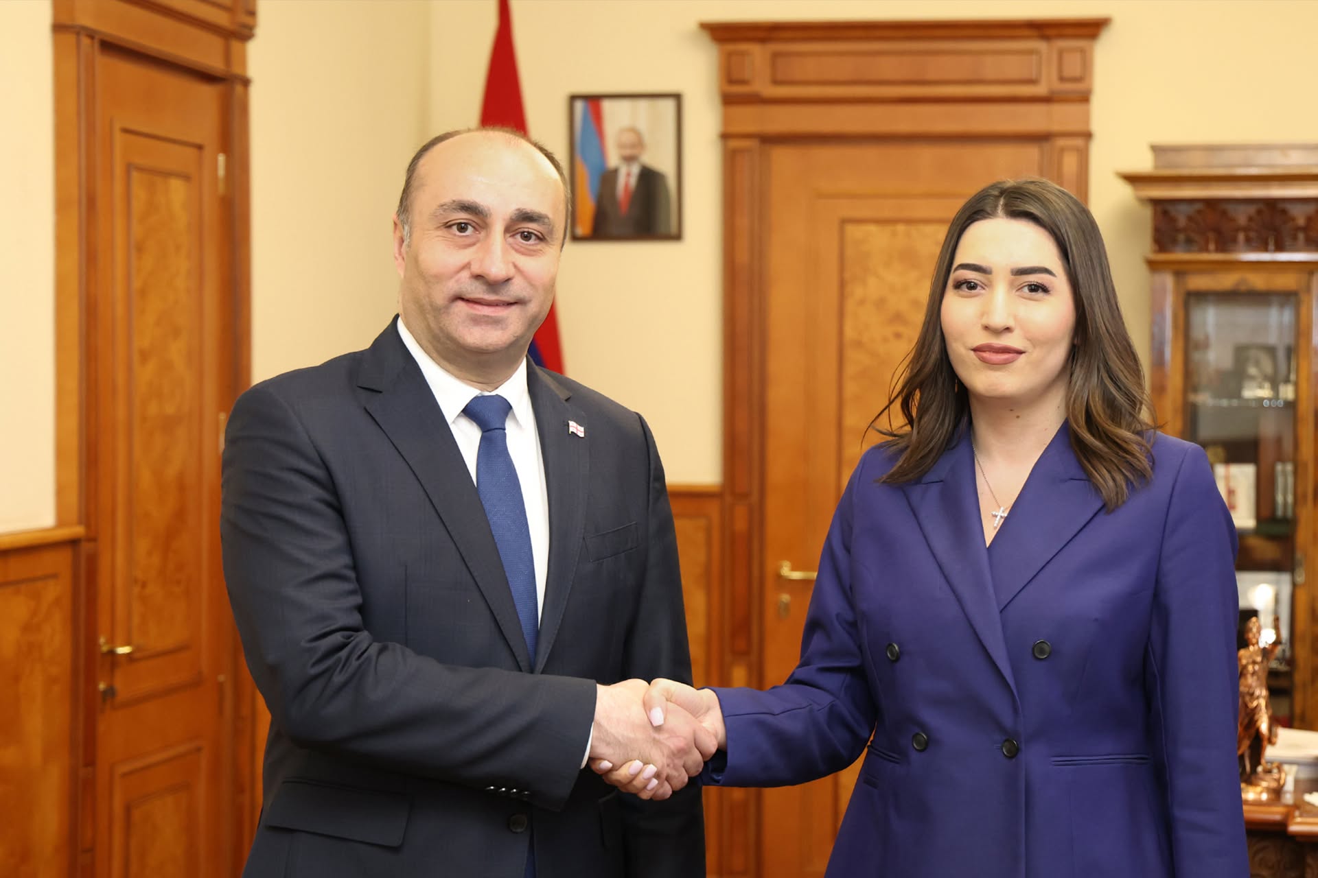 გეკა გელაძე სომხეთის შინაგან საქმეთა მინისტრს შეხვდა