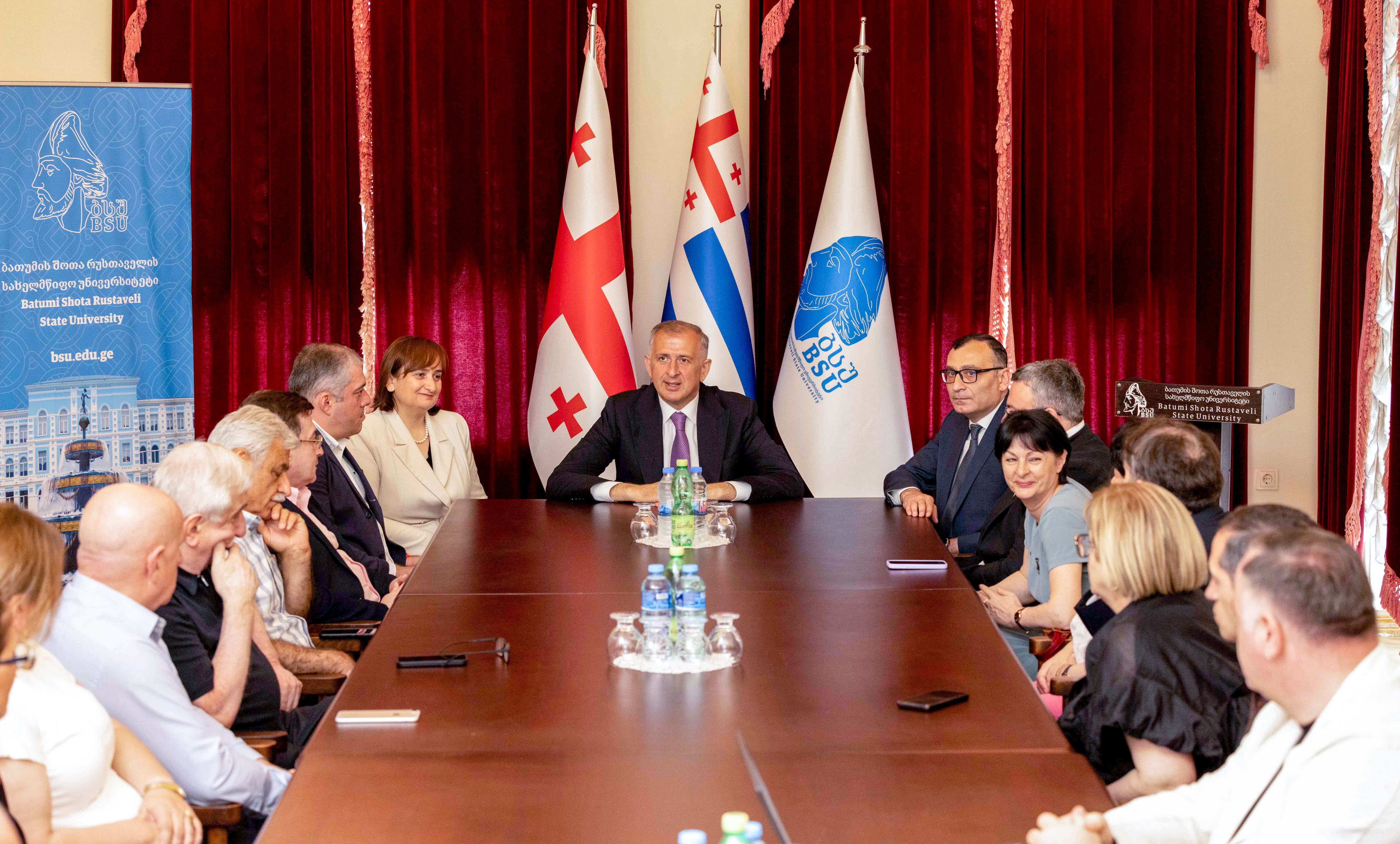 ზურაბ პატარაძემ ბათუმის შოთა რუსთაველის სახელმწიფო უნივერსიტეტში სამუშაო შეხვედრა გამართა