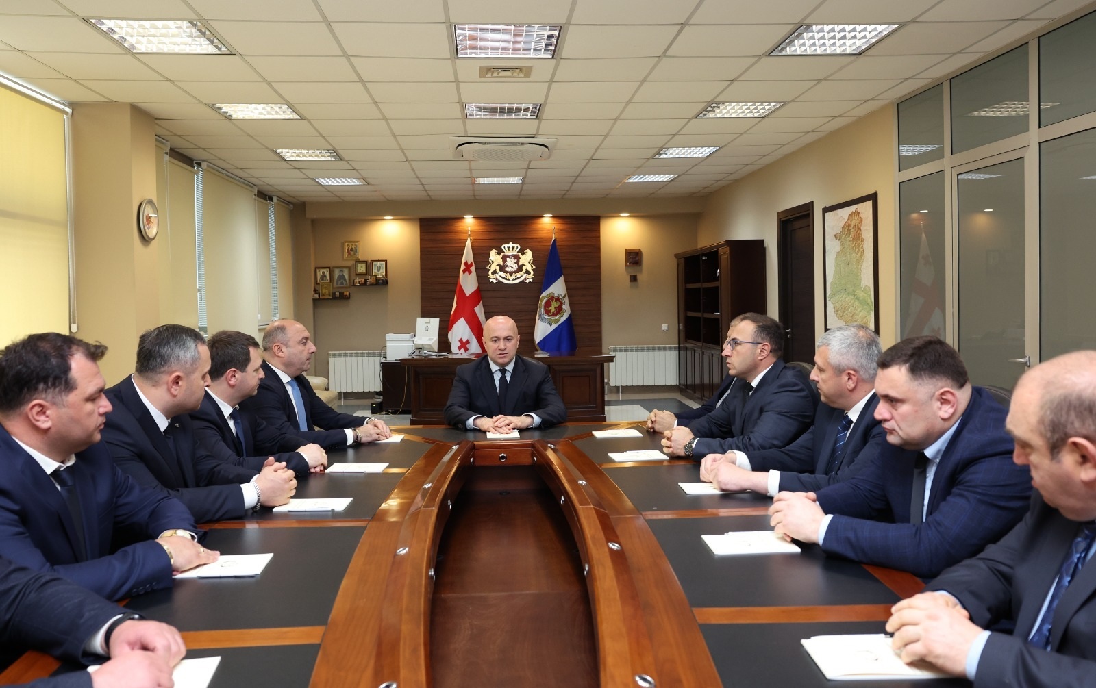 სულხან თამაზაშვილმა შიდა ქართლის პოლიციის დეპარტამენტის თანამშრომლებს ახალი ხელმძღვანელი წარუდგინა