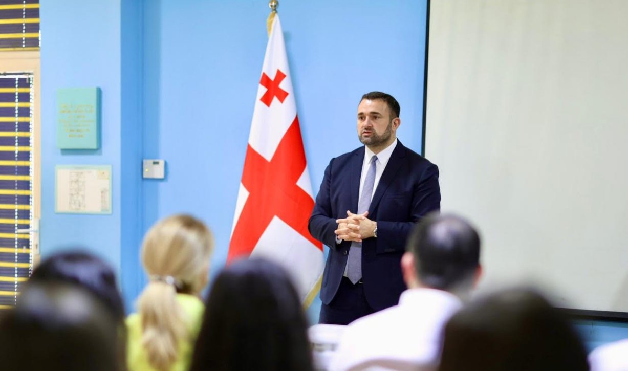 ცესკოს თავმჯდომარე ხელვაჩაურში ახალგაზრდებს შეხვდა