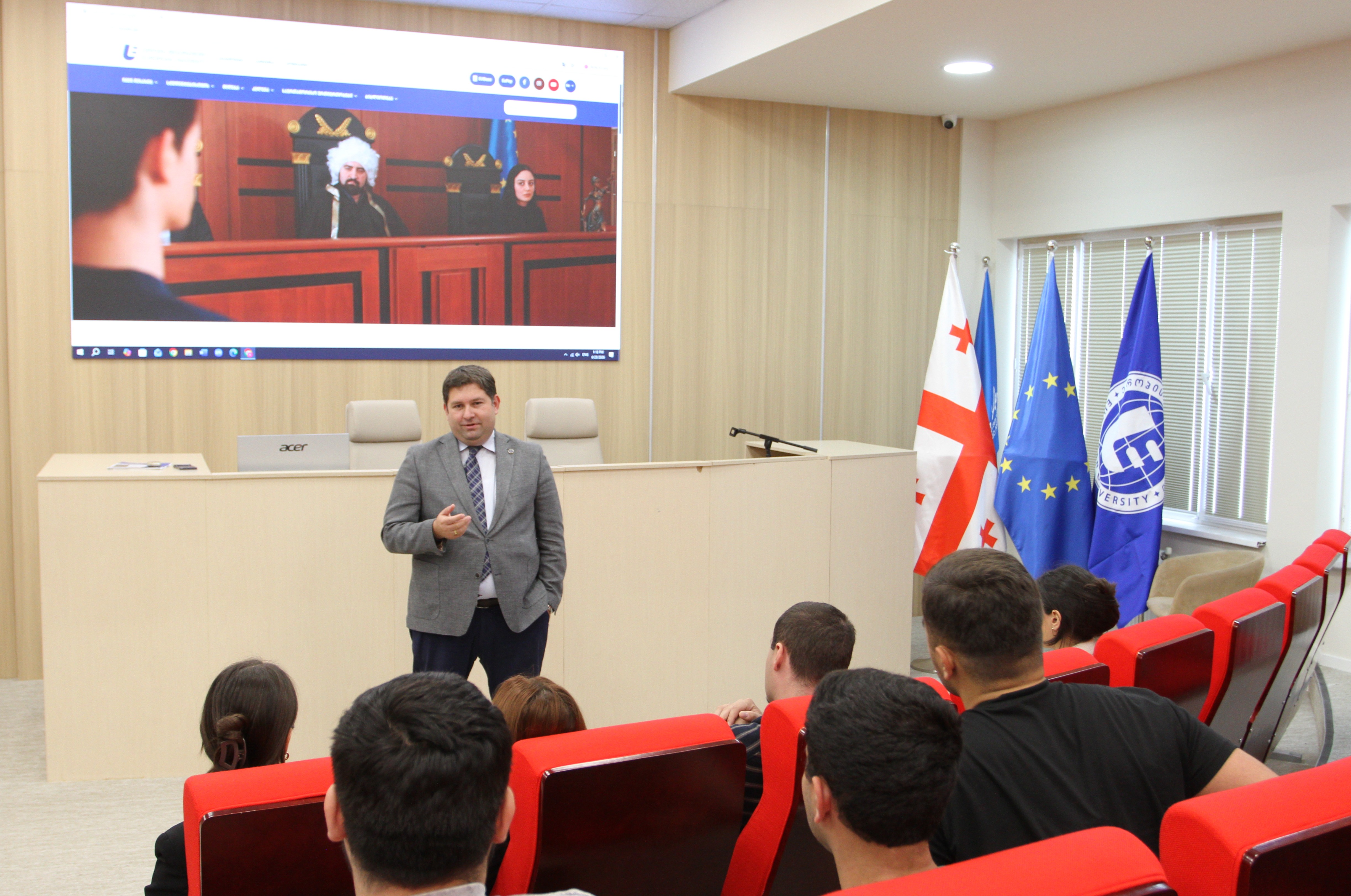 "ევროპის უნივერსიტეტში“ საჯარო ლექცია თემაზე - "როგორ გავხდე ადვოკატი“ გაიმართა
