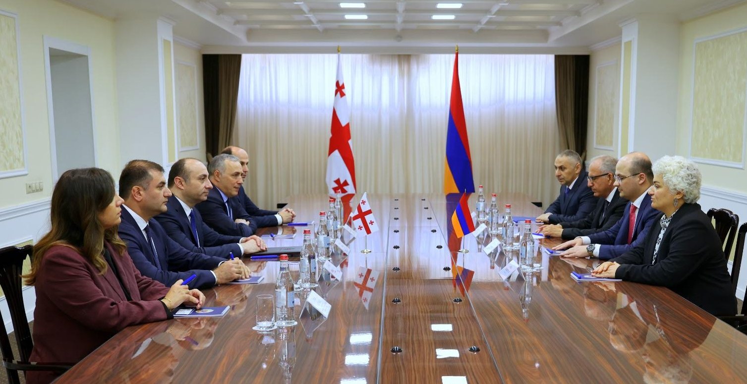 Georgia, Armenia discuss expanding security cooperation during official talks