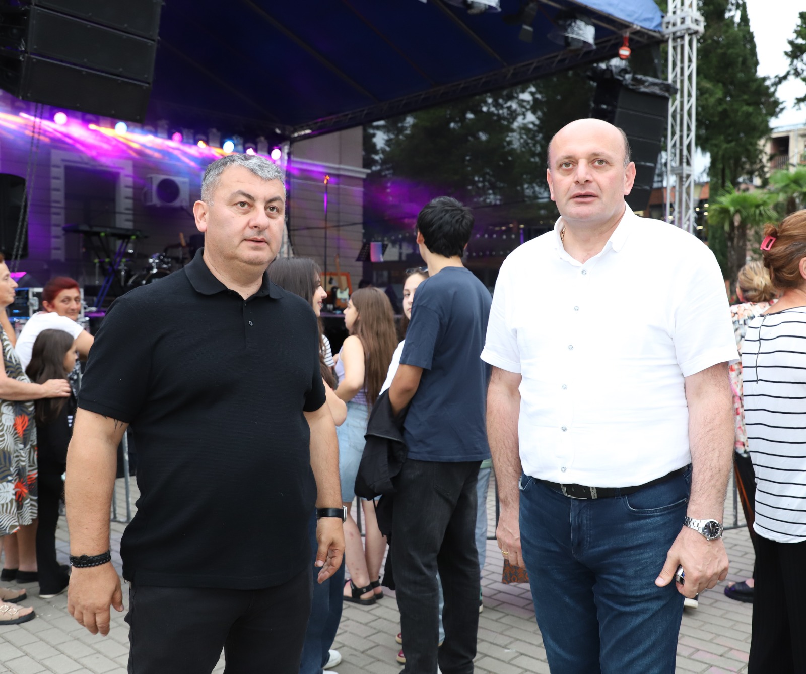 თერჯოლის მუნიციპალიტეტის მერი და საკრებულოს თავმჯდომარე ანრი ჯოხაძის კონცერტს დაესწრნენ — 1