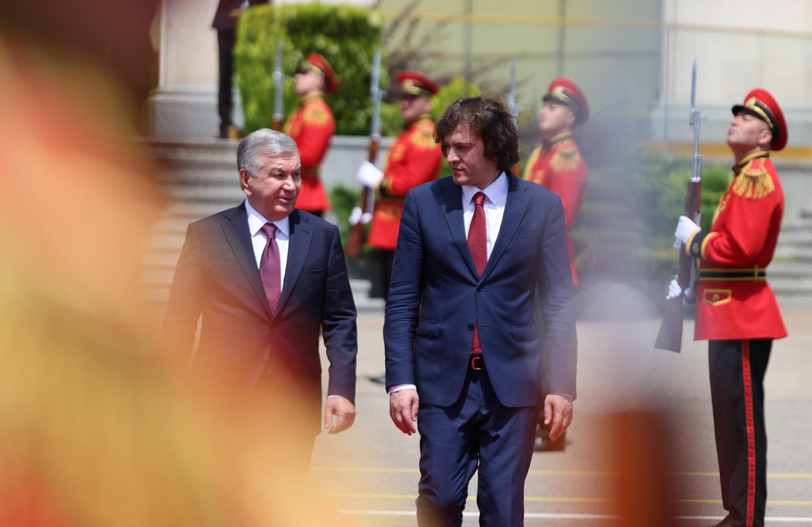 ირაკლი კობახიძემ უზბეკეთის პრეზიდენტი თბილისის საერთაშორისო აეროპორტიდან გააცილა