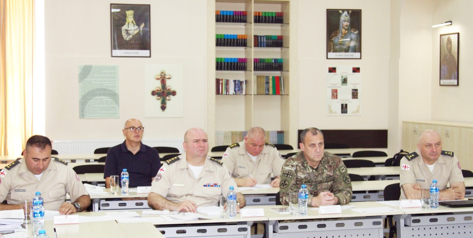მამია ბალახაძე  თავდაცვის აკადემიაში სამაგისტრო საგანმანათლებლო პროგრამების მსმენელთა სამაგისტრო ნაშრომების დაცვას დაესწრო