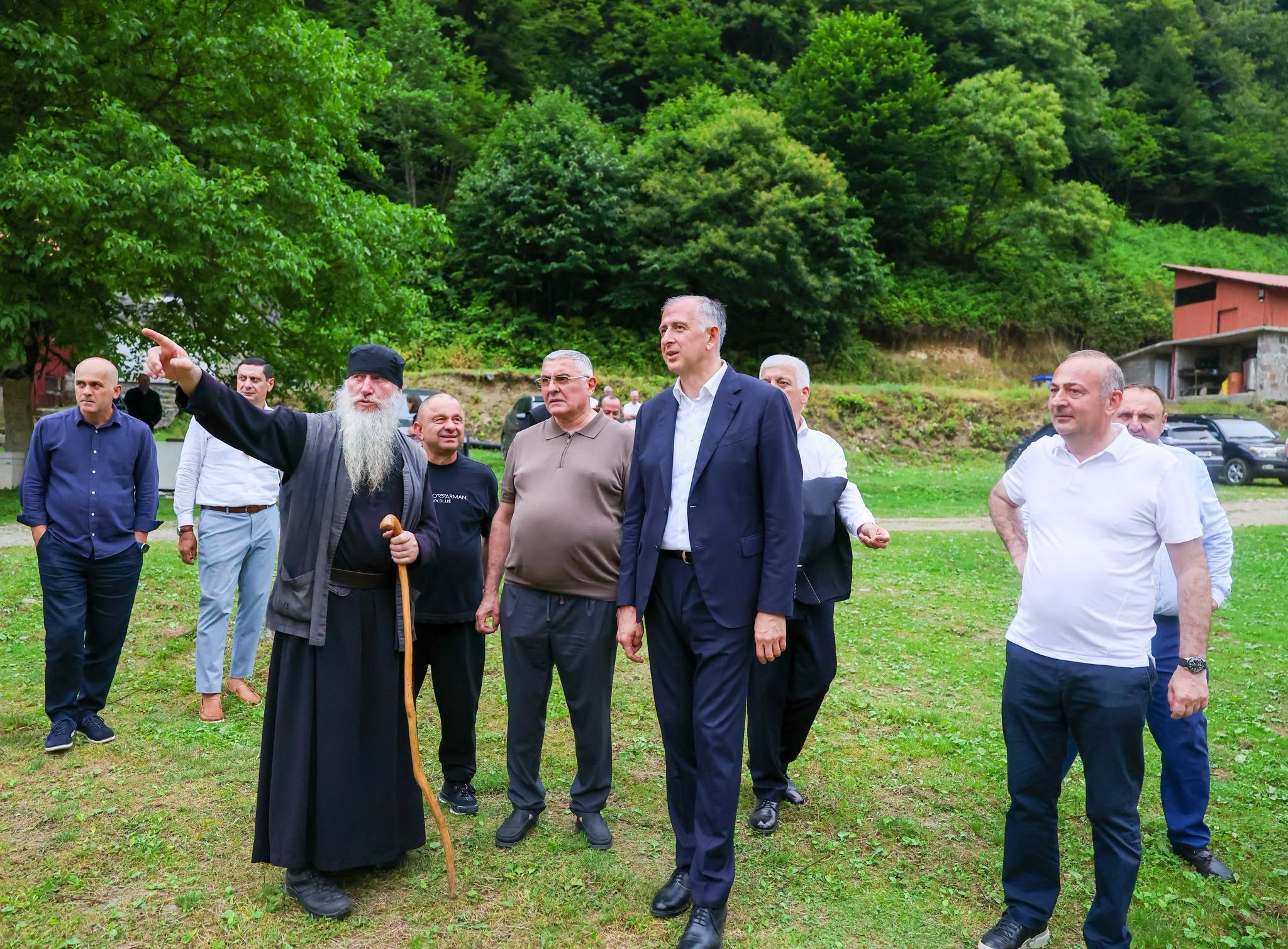 ზურაბ პატარაძე ხინოს მამათა მონასტერში მიმდინარე სარეაბილიტაციო სამუშაოებს გაეცნო