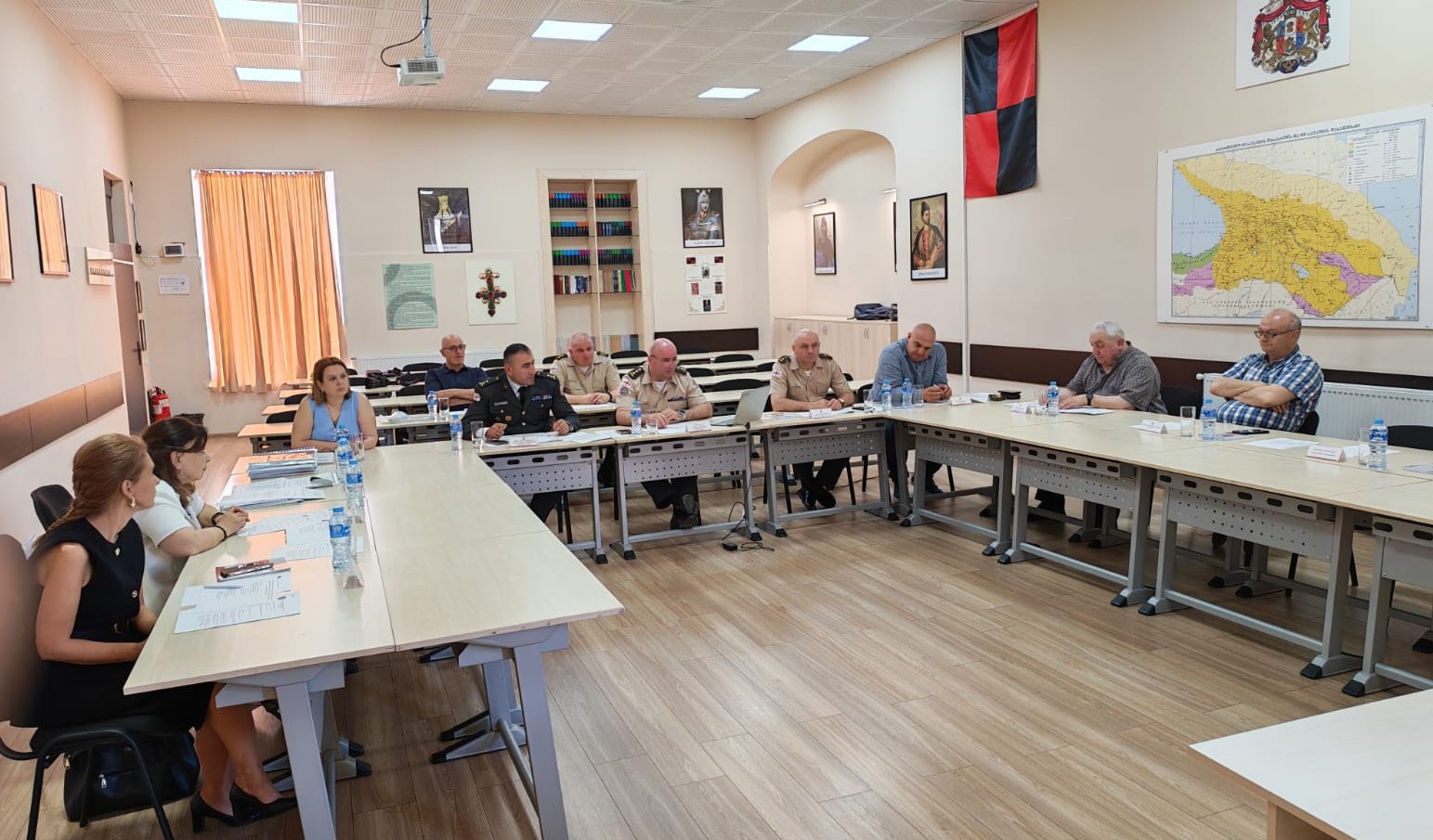 მამია ბალახაძე  თავდაცვის აკადემიაში სამაგისტრო საგანმანათლებლო პროგრამების მსმენელთა სამაგისტრო ნაშრომების დაცვას დაესწრო — 3