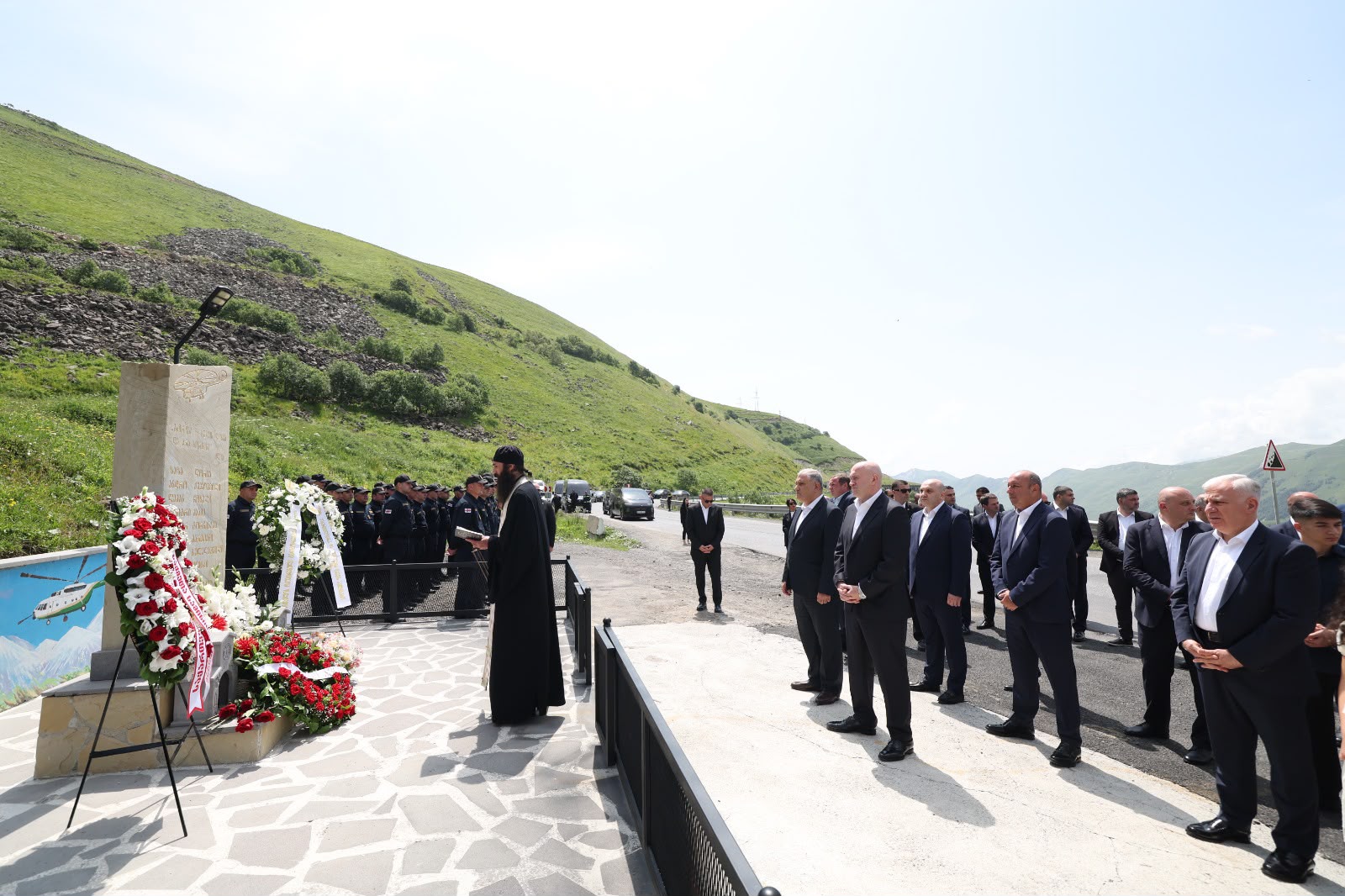 Georgian Interior and Health Ministers honour Gudauri crash victims