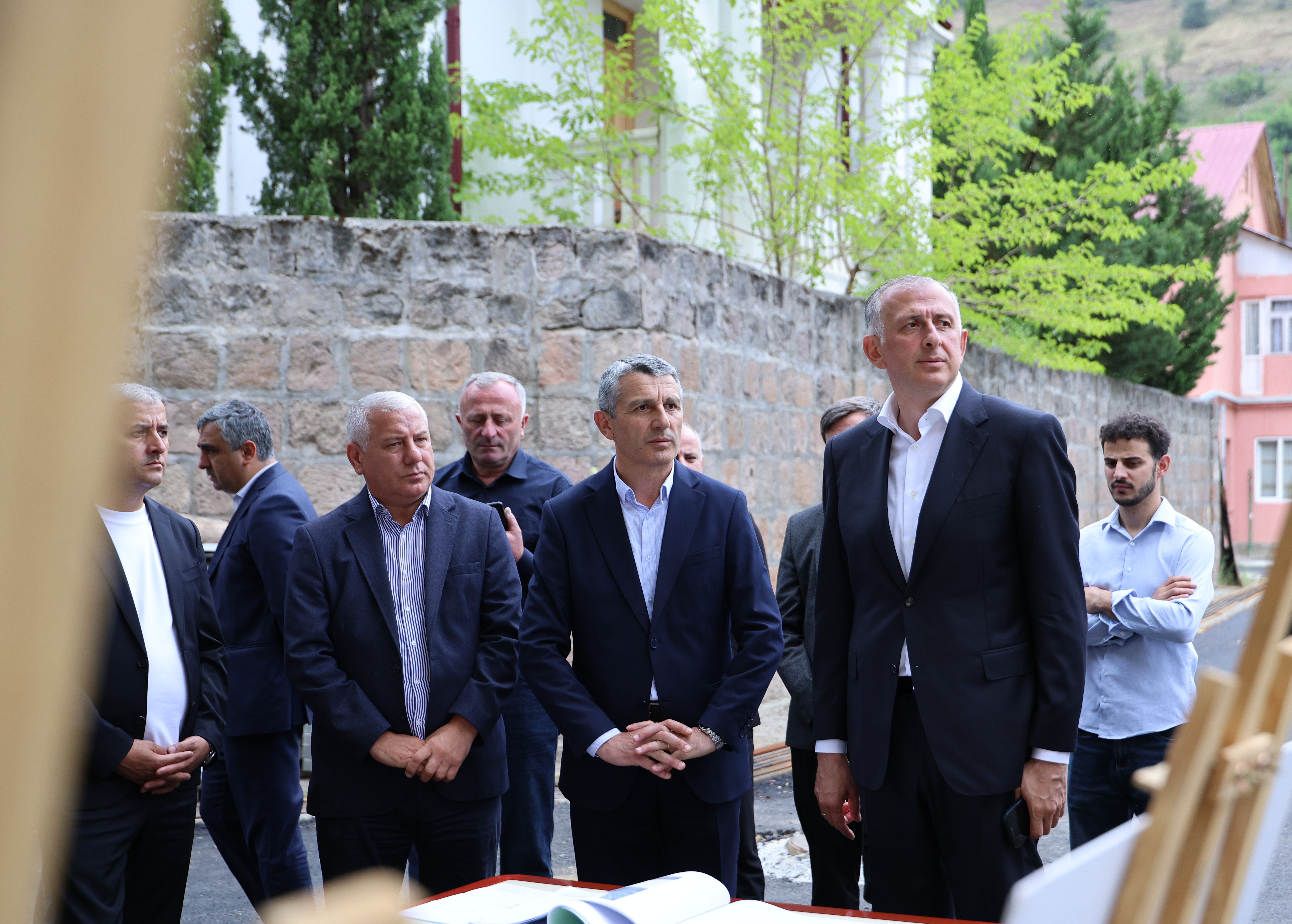 ზურაბ პატარაძე შუახევის მუნიციპალიტეტში ინფრასტრუქტურულ პროექტებს გაეცნო და სოფელ ხიჭაურსა და გომარდულში მიმდინარე სამუშაოები დაათვალიერა