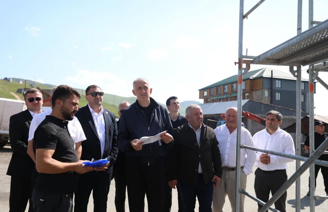 ზურაბ პატარაძე გოდერძის უღელტეხილზე, ალპურ ბოტანიკურ ბაღში და კურორტ "ბეშუმში" მიმდინარე ინფრასტრუქტურულ სამუშაოებს გაეცნო