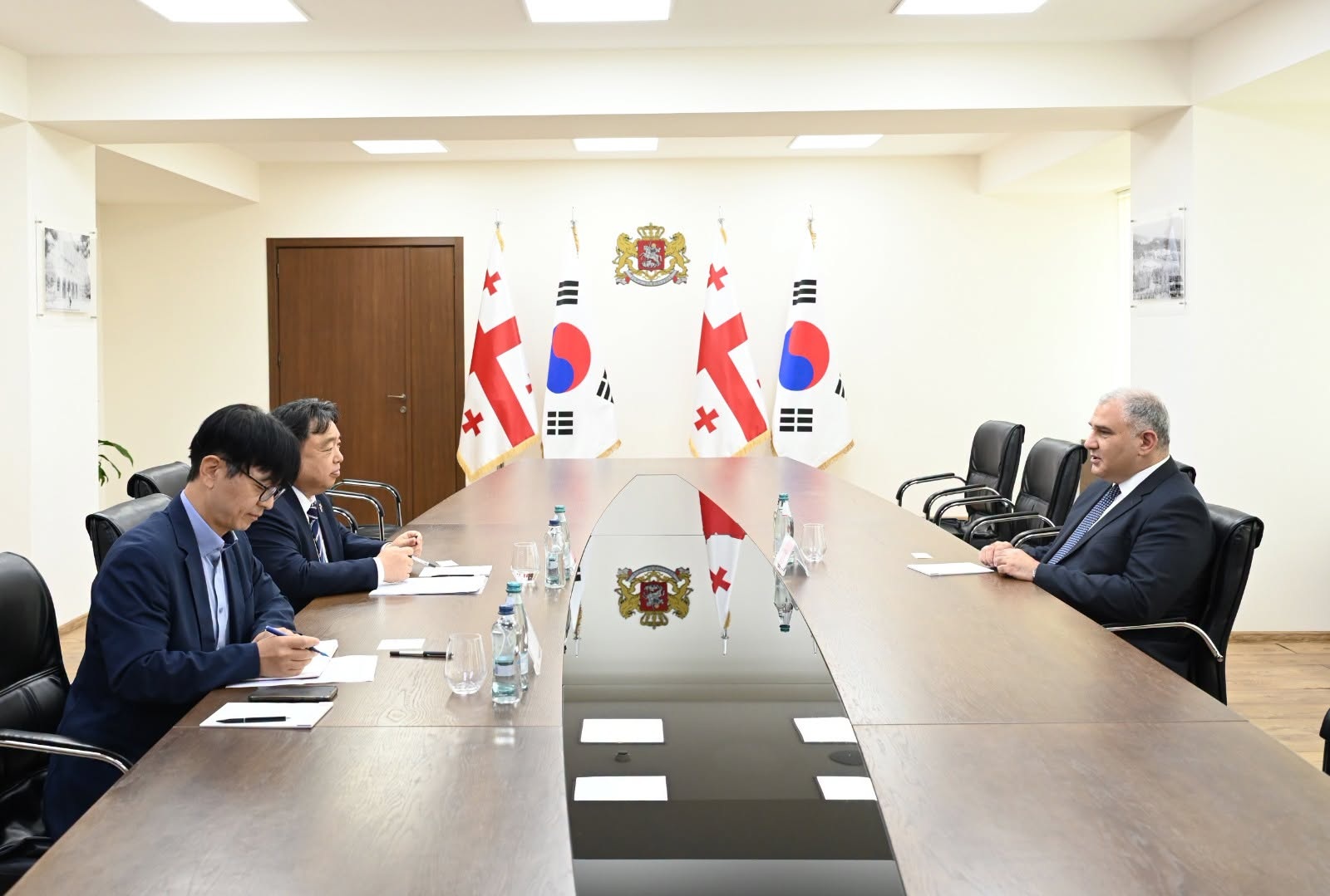 Georgia's health minister meets South Korean ambassador to discuss cooperation