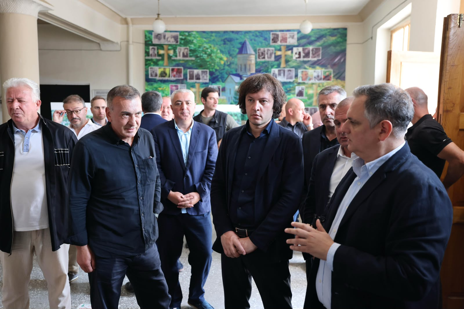 ირაკლი კობახიძემ ამბროლაურის კულტურის სახლი დაათვალიერა, რომელიც უახლოეს პერიოდში სრულად რეაბილიტირდება