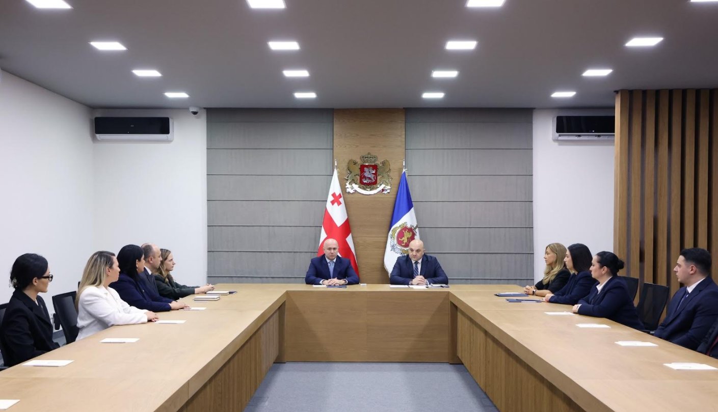 სულხან თამაზაშვილმა ადამიანის უფლებების დაცვისა და იურიდიული დეპარტამენტების თანამშრომლებთან სამუშაო შეხვედრა გამართა