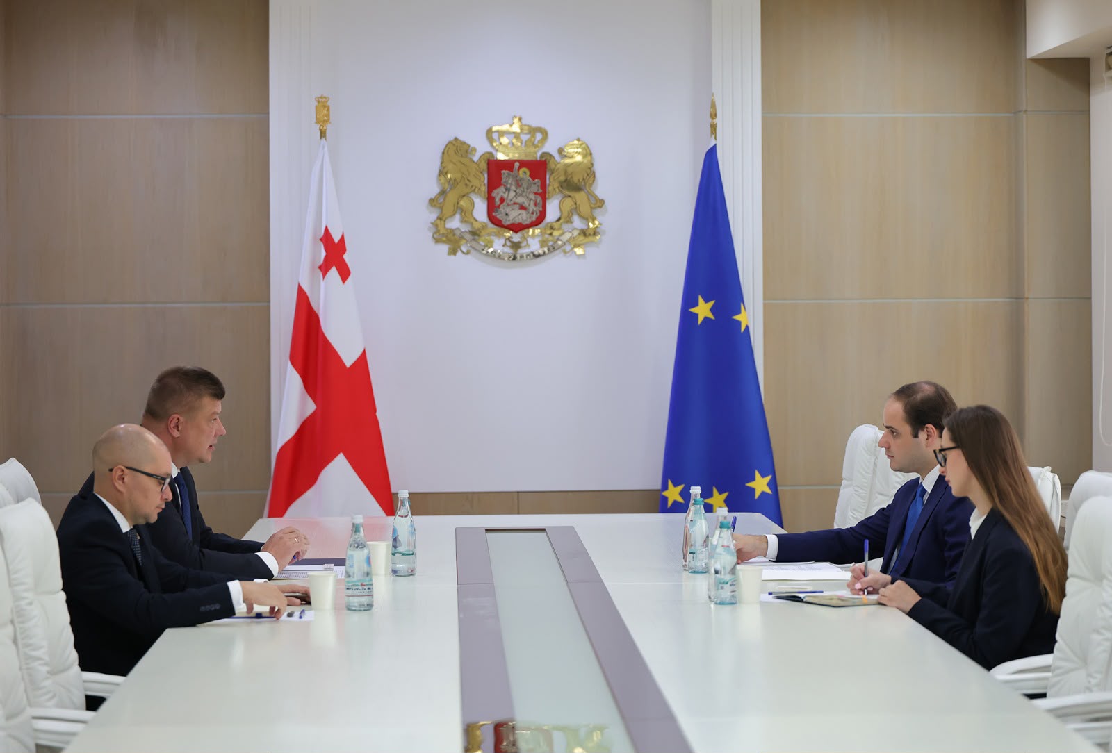 ლევან ჟორჟოლიანი ბელარუსის ელჩს შეხვდა