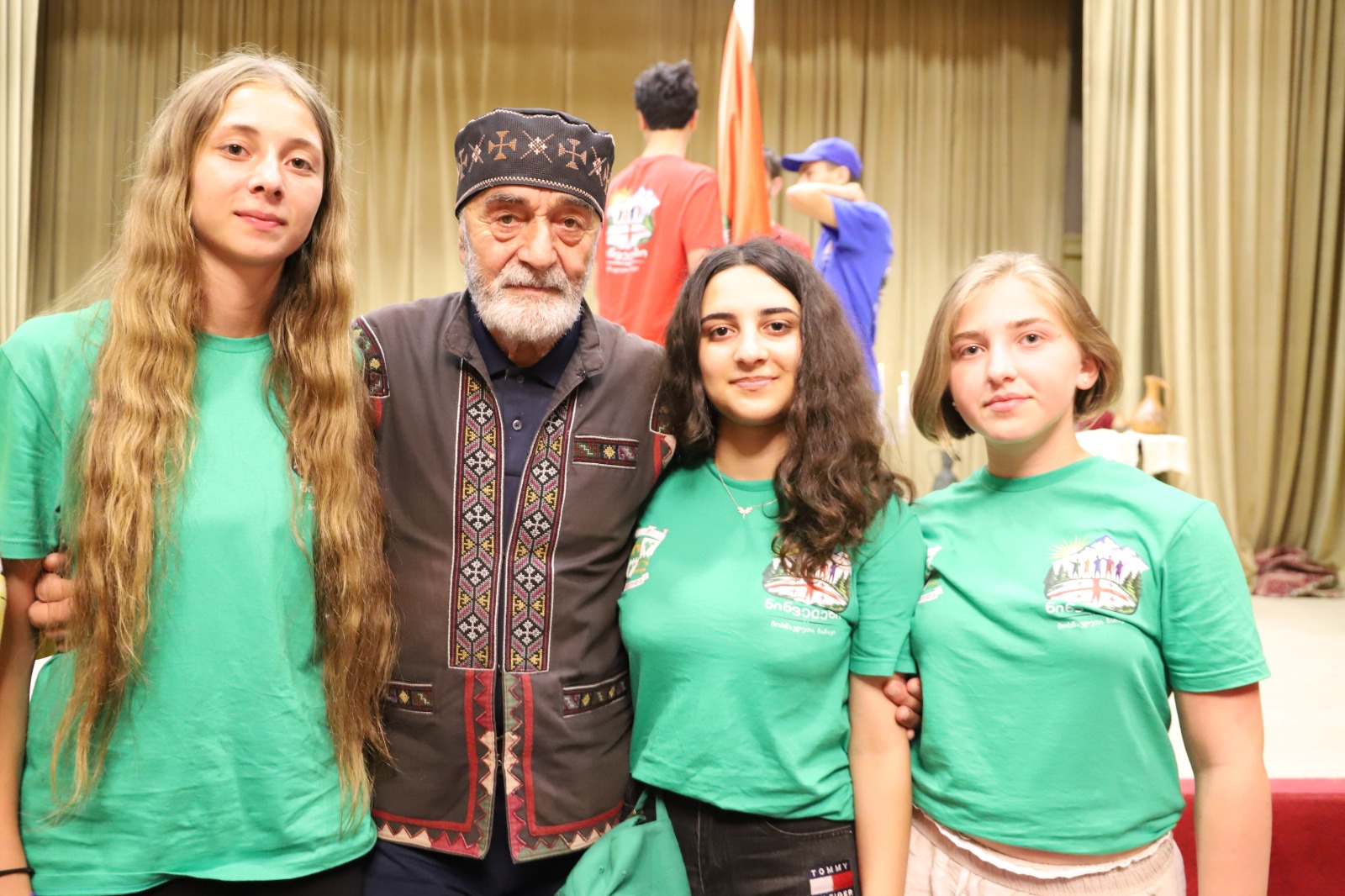 თერჯოლის ახალგაზრდული ბანაკი "ნინველები" პოეტ ტარიელ ხალხერაულს შეხვდა — 6
