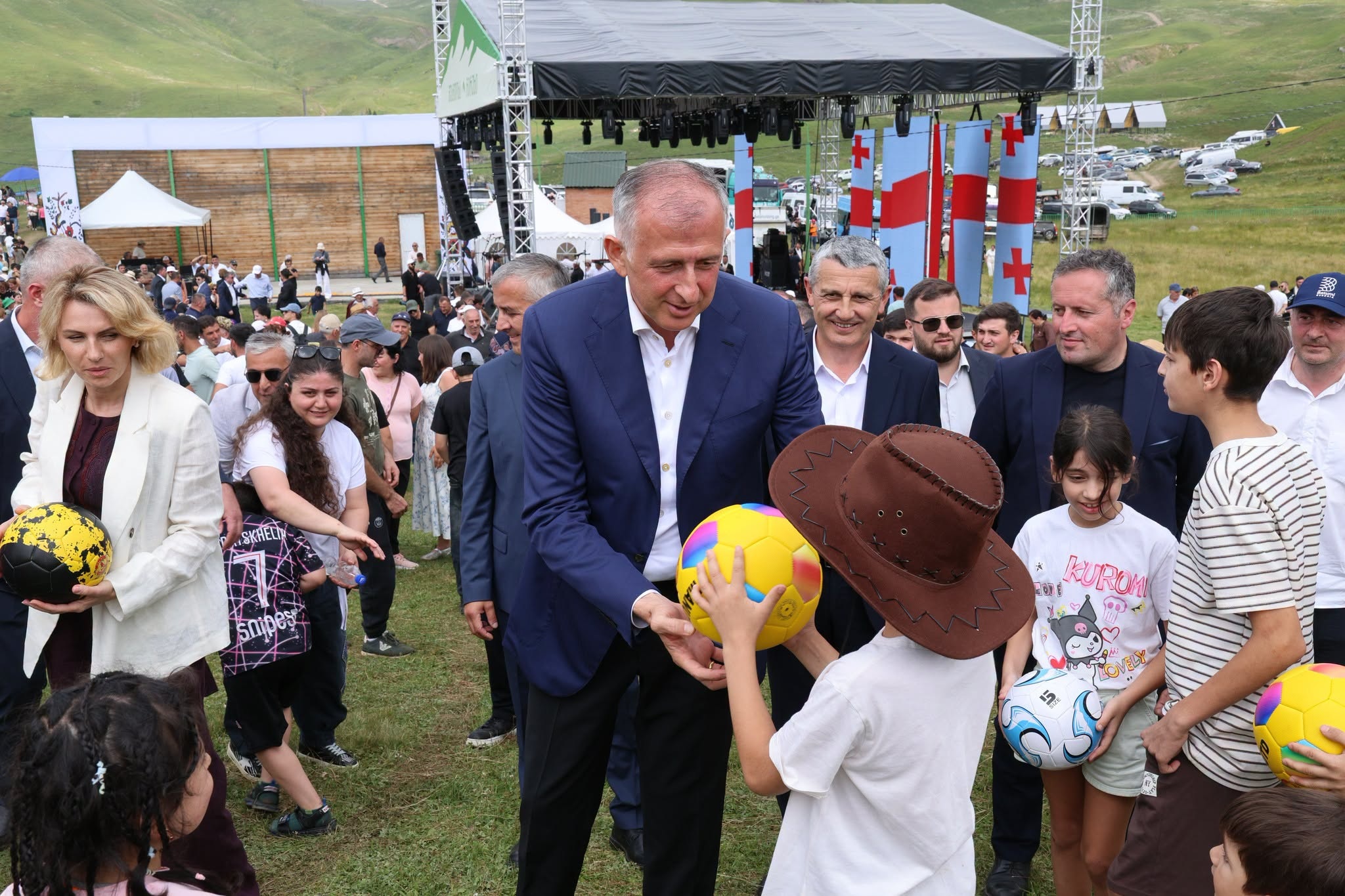 ზურაბ პატარაძე ჩირუხის მთაზე ტრადიციულ სახალხო დღესასწაულს "შუამთობას" დაესწრო