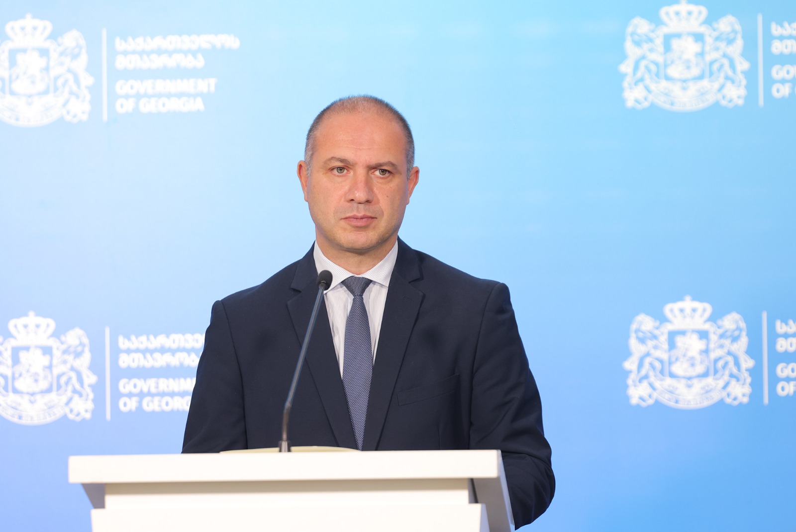 Education minister: school uniforms will be mandatory for primary pupils in all public schools
