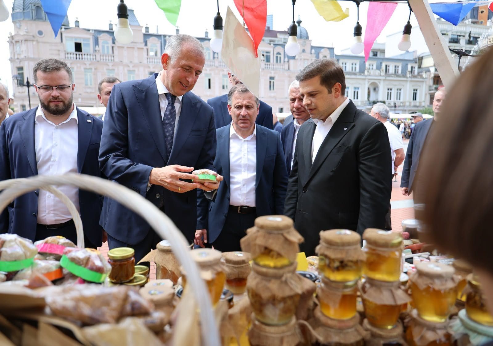 ზურაბ პატარაძე ბათუმში „შავი ზღვის თაფლის ფესტივალს“ დაესწრო
