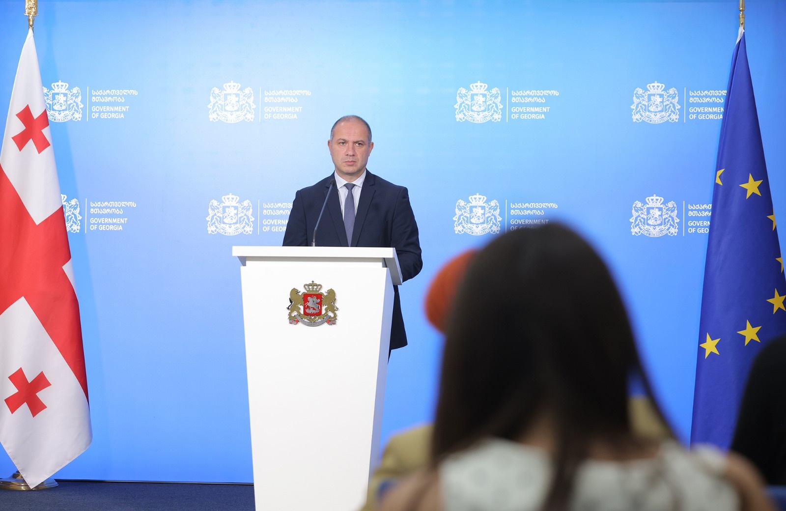 გივი მიქანაძემ სასკოლო ფორმების მოსწავლეებისთვის უსასყიდლოდ გადაცემისა და რეალიზაციის საკითხებზე ისაუბრა