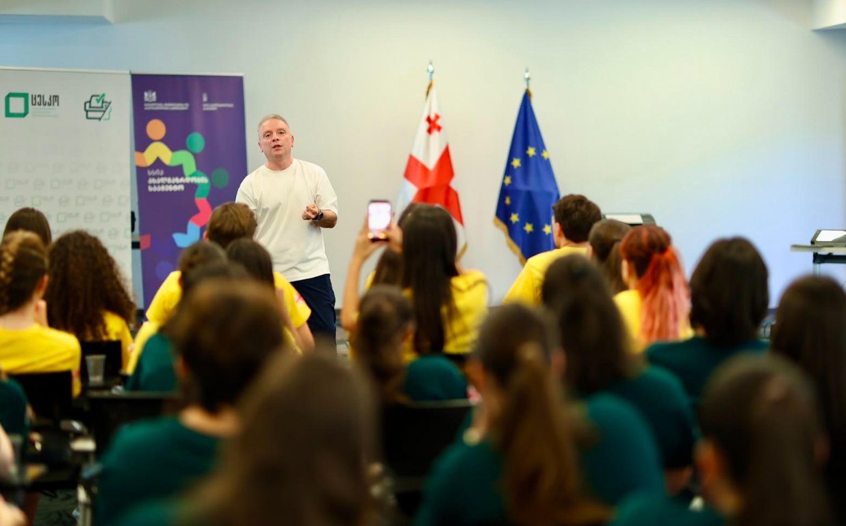 საზაფხულო ბანაკების ფარგლებში ცესკოს თავმჯდომარის მოადგილე ყვარელში ახალგაზრდებს შეხვდა