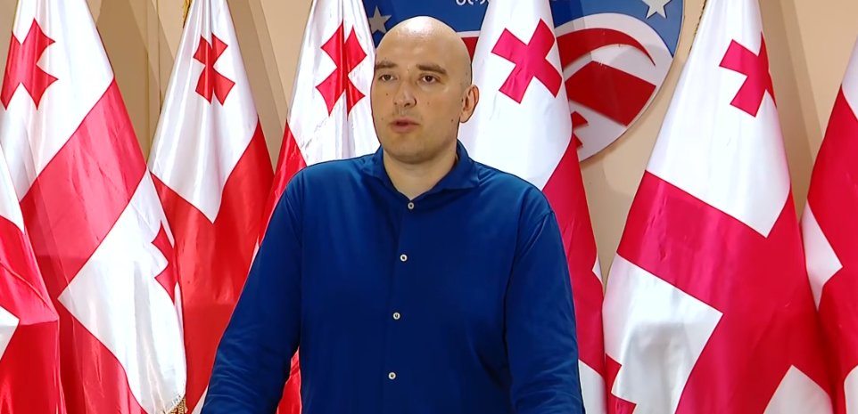 ირაკლი ფავლენიშვილი - არის გარკვეული საკითხები, რომელსაც არ ვეთანხმებით, თუმცა, ეს იმას არ ნიშნავს, რომ კაპიტულანტური პოლიტიკა შეიძლება მიიჩქმალოს