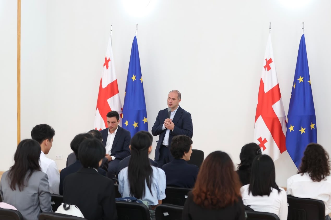 გივი მიქანაძემ ჩინეთის სახალხო რესპუბლიკის ახალგაზრდულ დელეგაციას უმასპინძლა