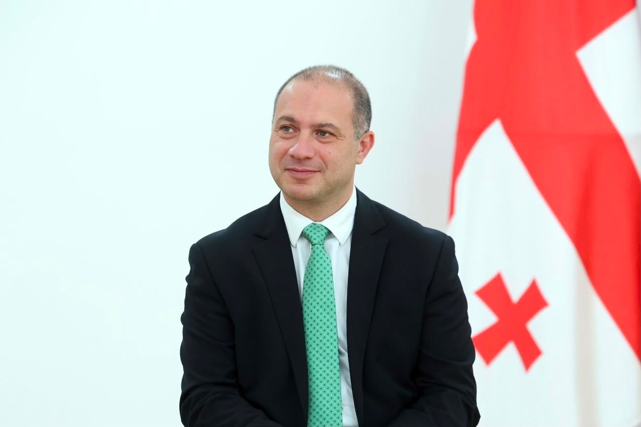 გივი მიქანაძე აბიტურიენტებს ეროვნული გამოცდების ჩაბარებას ულოცავს