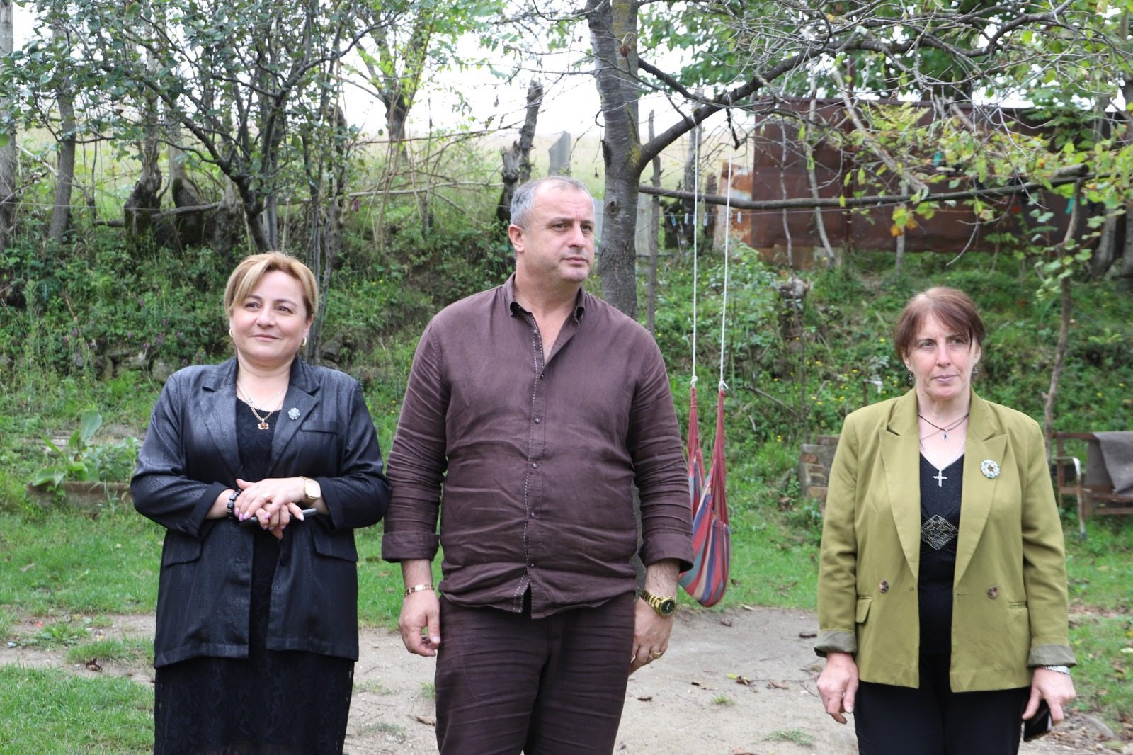 თერჯოლის მუნიციპალიტეტის მერმა სოციალურად დაუცველ და მრავალშვილიან ოჯახებს საყოფაცხოვრებო ნივთები გადასცა - 1