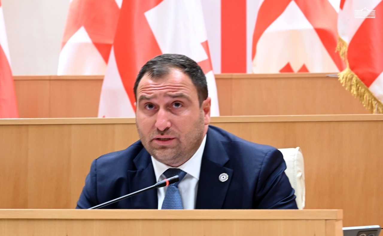 ირაკლი კირცხალია - აგენტები ერთმანეთს დაერივნენ შემცირებული დაფინანსების გასანაწილებლად, მათივე პატრონებს სცენარებიც კი დაუძველდათ
