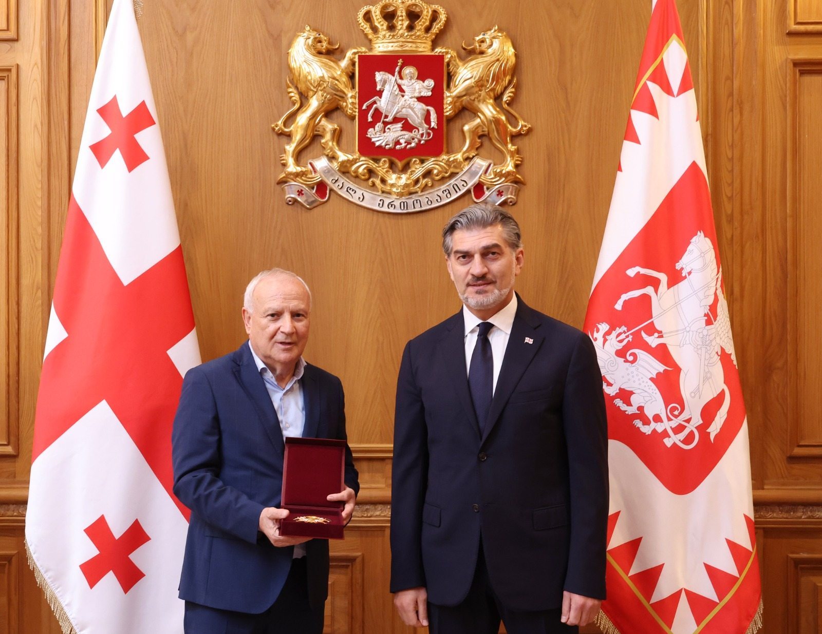 მიხეილ ყაველაშვილმა მედიცინის მეცნიერებათა დოქტორი, პროფესორი ნუგზარ უბერი ბრწყინვალების ორდენით დააჯილდოვა