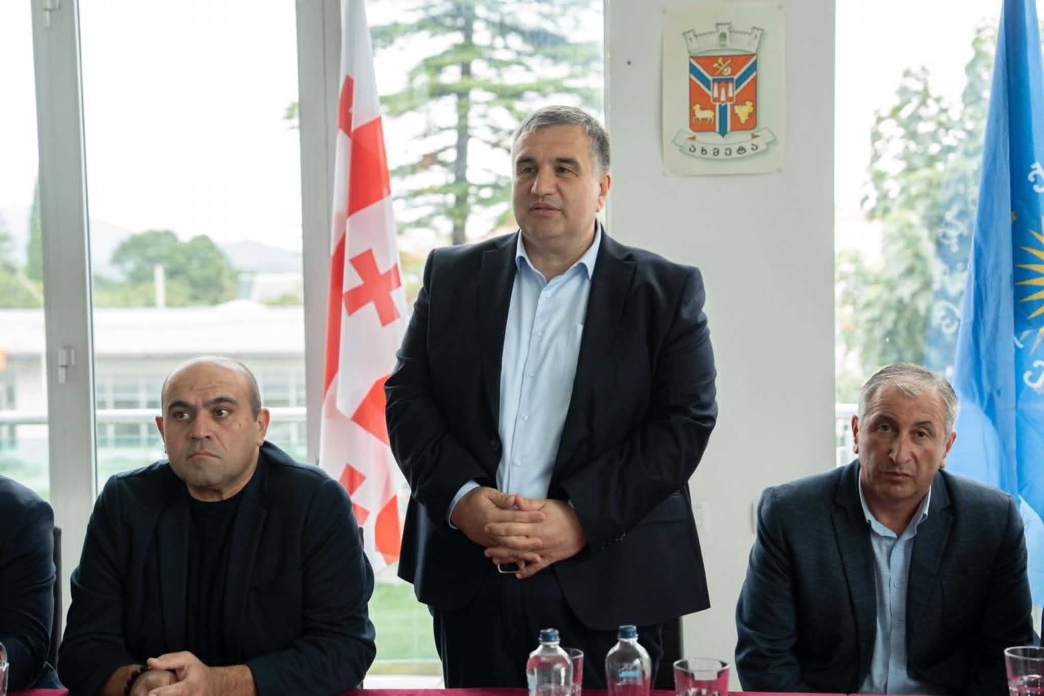 "ქართულმა ოცნებამ" საქართველოს ოთხ მუნიციპალიტეტში საკრებულოს მაჟორიტარობის კანდიდატები წარადგინა - 7