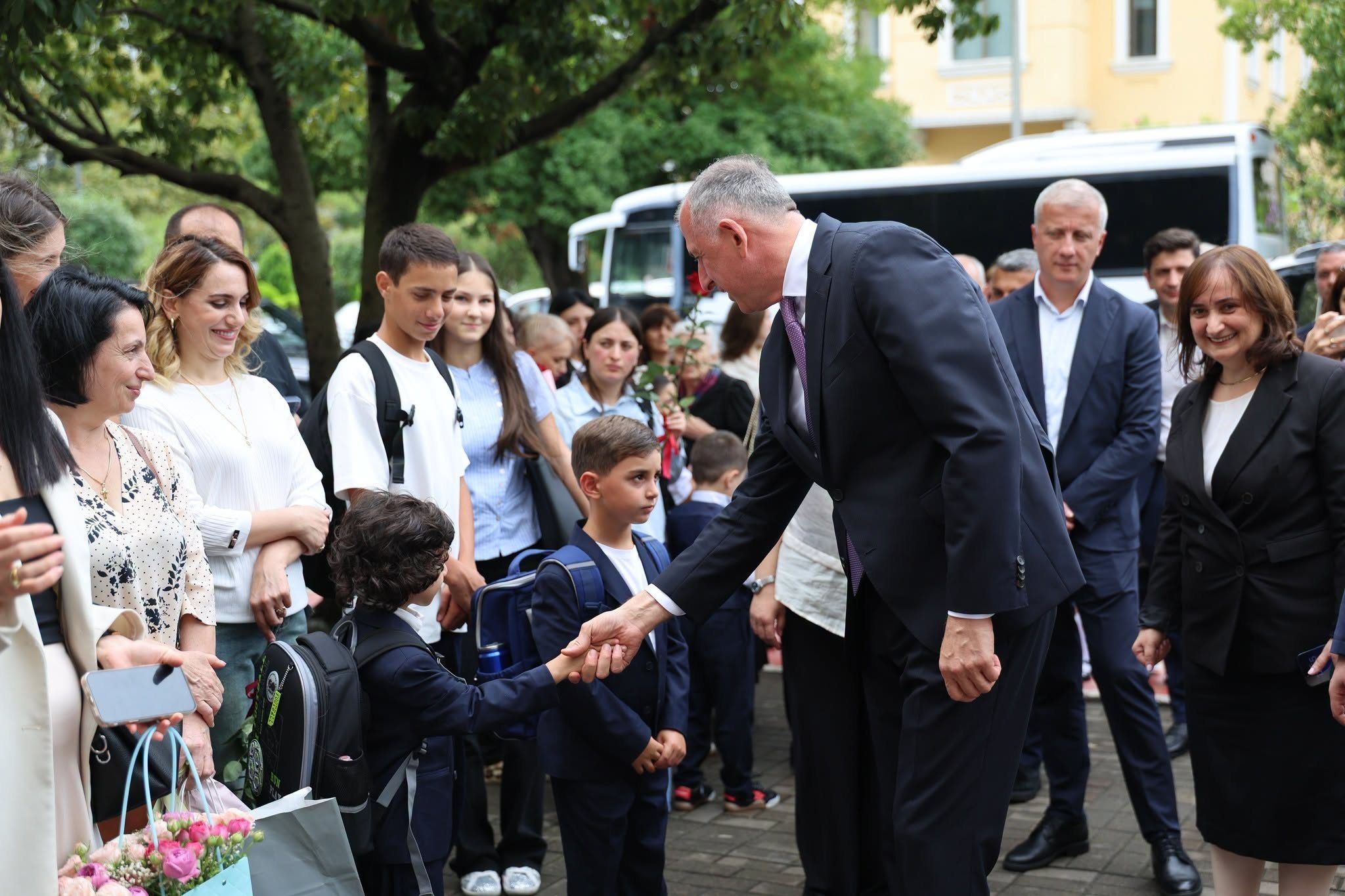 ზურაბ პატარაძემ ახალი სასწავლო წლის დაწყება საზოგადოებას ბათუმისა და ქობულეთის საჯარო სკოლებიდან მიულოცა