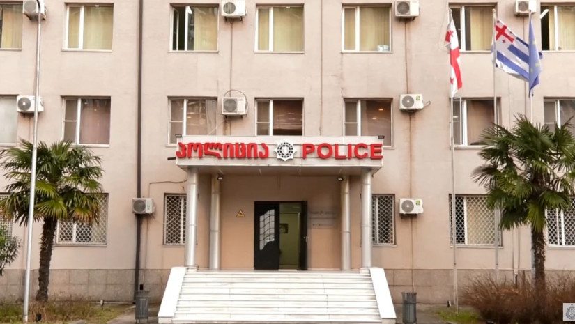 ბათუმში ჯგუფურად ჩადენილი ქურდობის მცდელობის ბრალდებით ორი პირი დააკავეს
