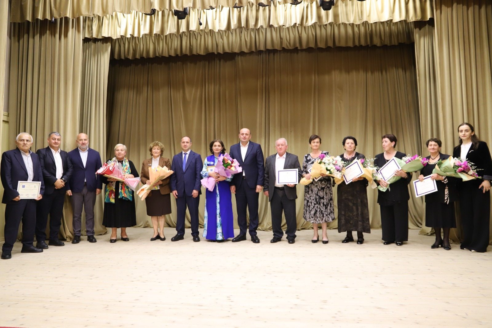 თერჯოლის მუნიციპალიტეტის მერი მასწავლებელთა დაჯილდოების ღონისძიებას დაესწრო