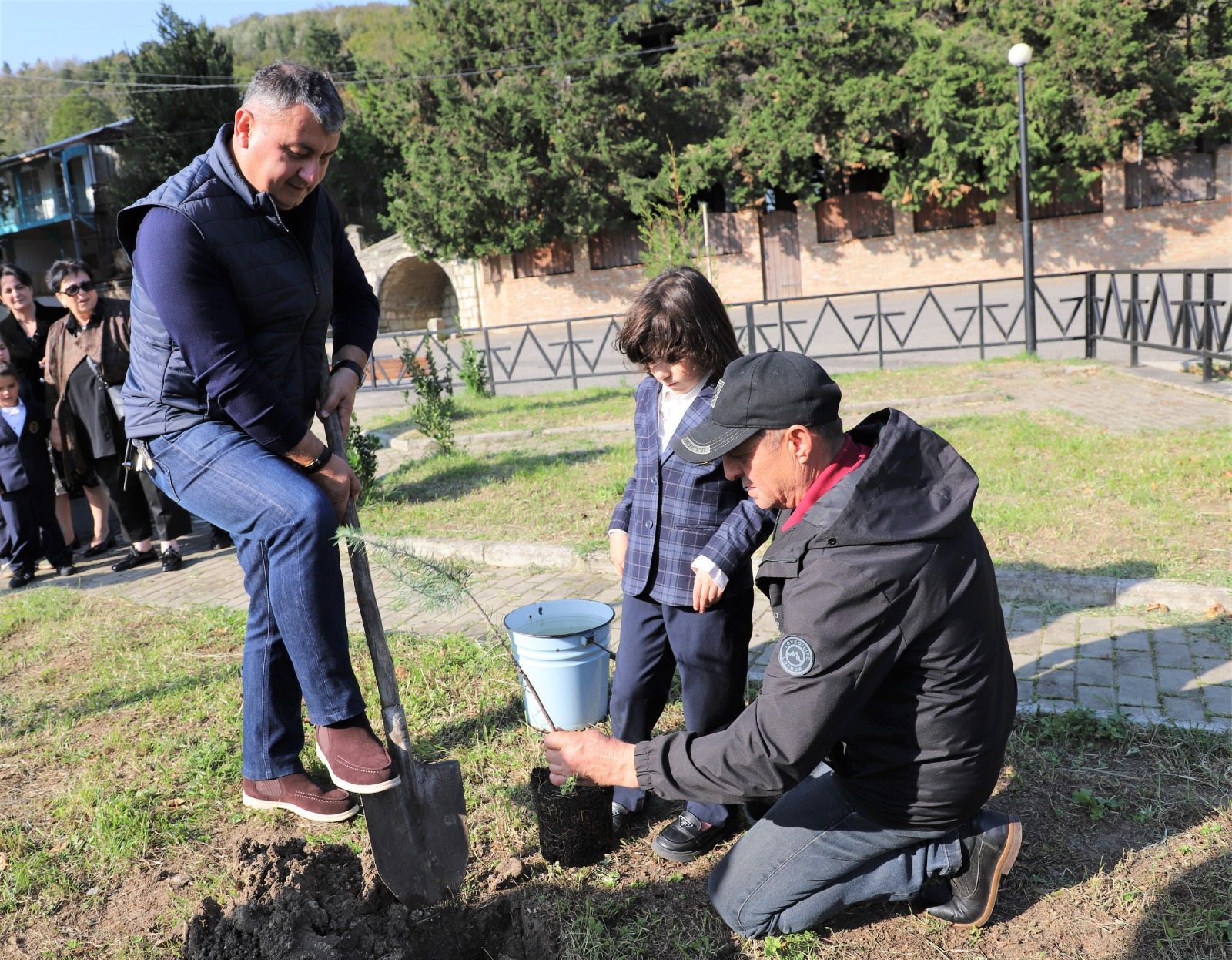 თერჯოლაში, სახელმწიფო პროგრამის "ჩემი პირველი ნერგის" ფარგლებში დაგეგმილი გამწვანების ღონისძიებები გაიმართა - 6