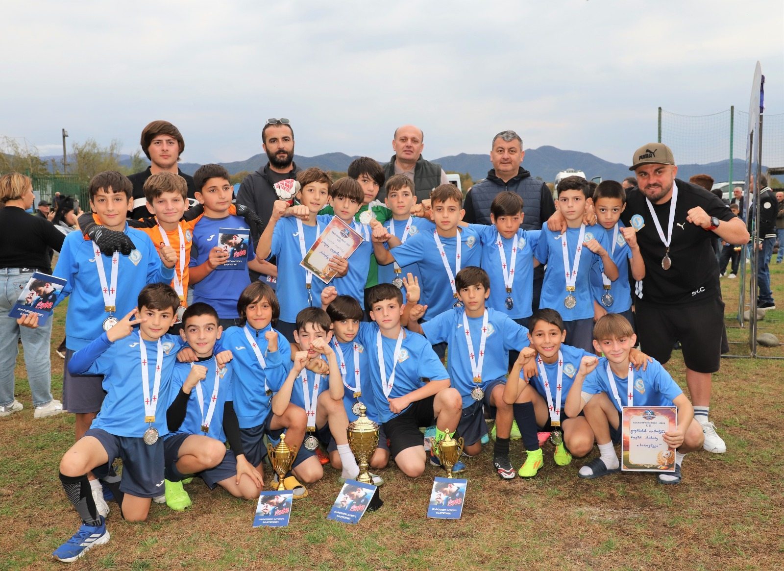 თერჯოლის მუნიციპალიტეტის მერი საკრებულოს თავმჯდომარესთან ერთად "ზესტაფონის თასის" ტურნირის ფინალს დაესწრო