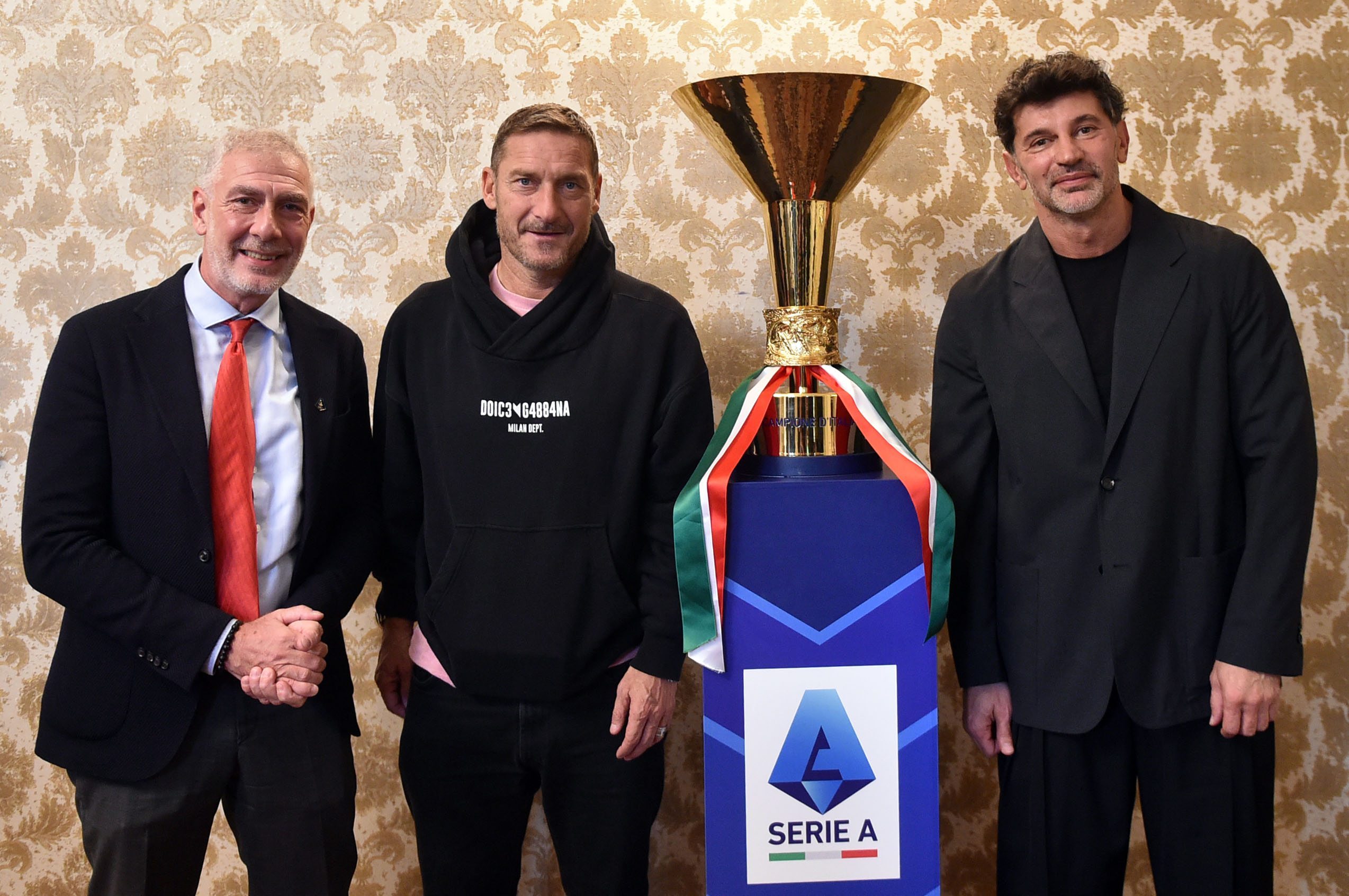 კახა კალაძე "ფეხბურთის ოქროს კვირეულის" ფარგლებში საქართველოში იტალიის ელჩს და ფრანჩესკო ტოტის შეხვდა