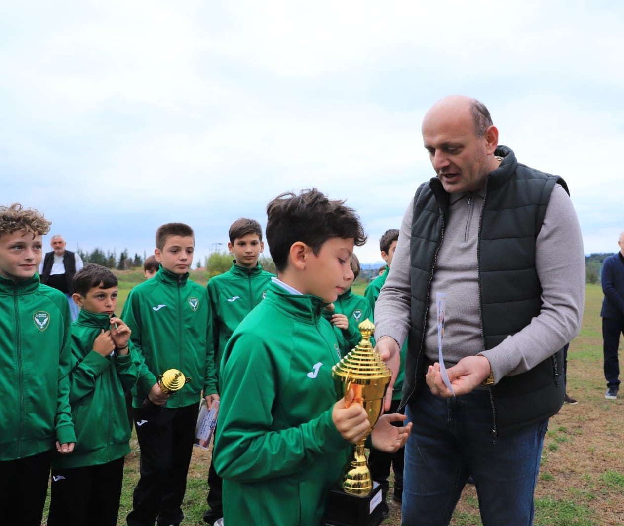 თერჯოლის მუნიციპალიტეტის მერი საკრებულოს თავმჯდომარესთან ერთად "ზესტაფონის თასის" ტურნირის ფინალს დაესწრო - 6