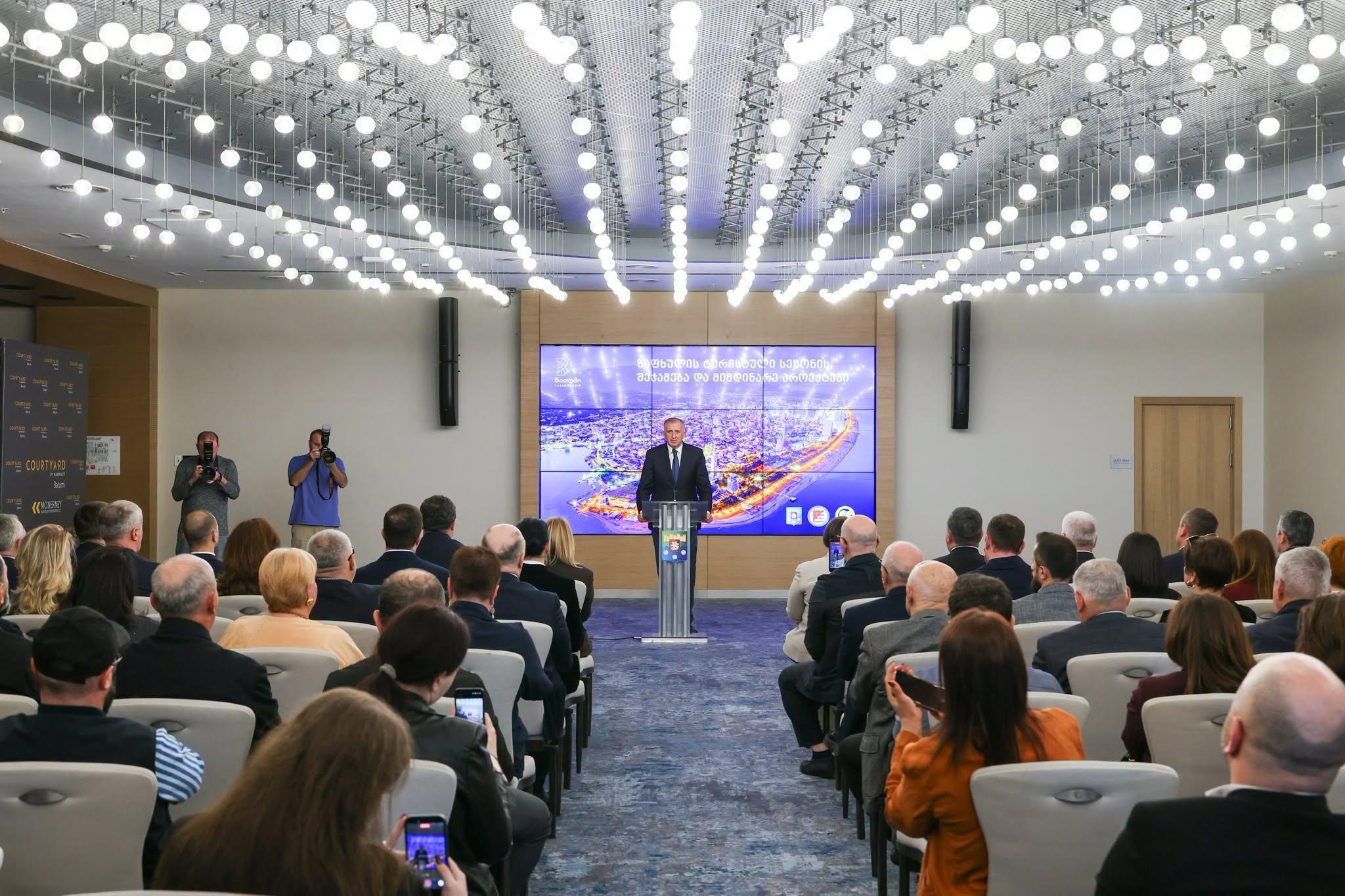 აჭარის მთავრობის თავმჯდომარე რეგიონის ტურიზმის სექტორის წარმომადგენლებს შეხვდა