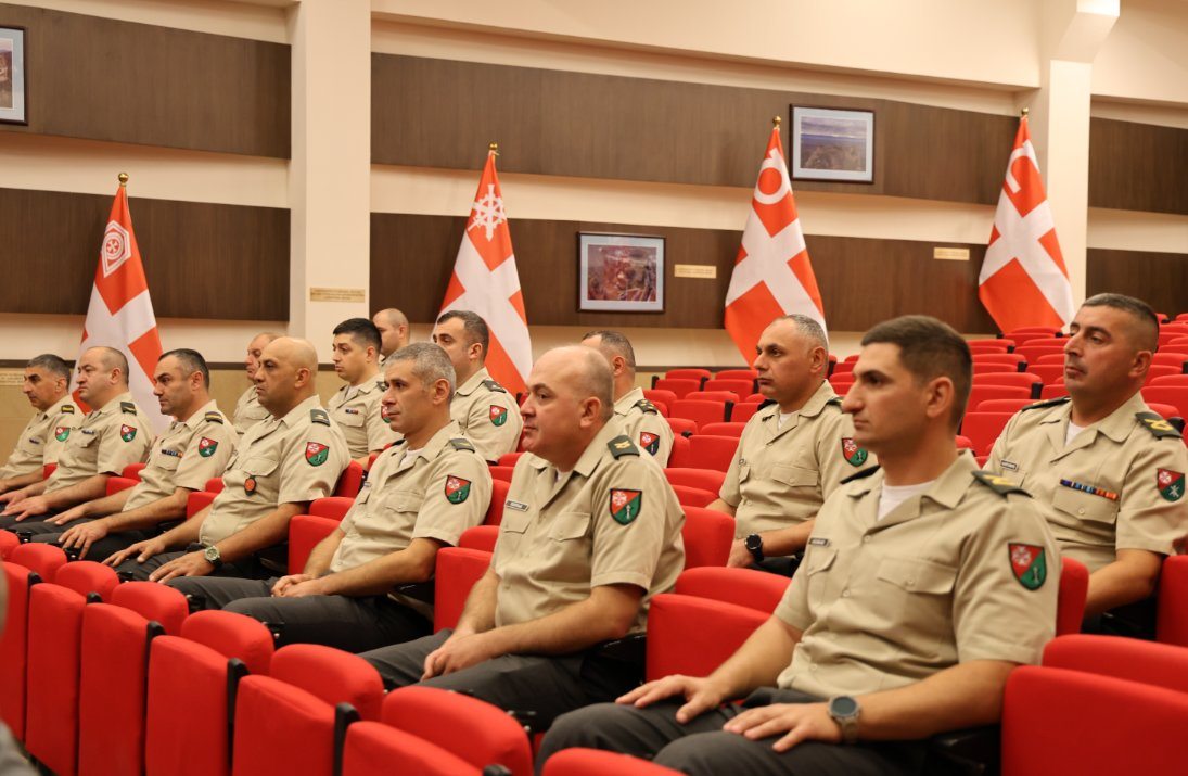 ეროვნული თავდაცვის აკადემიაში წარჩინებული იუნკერების და მათი მშობლების დაჯილდოების ცერემონიალი გაიმართა