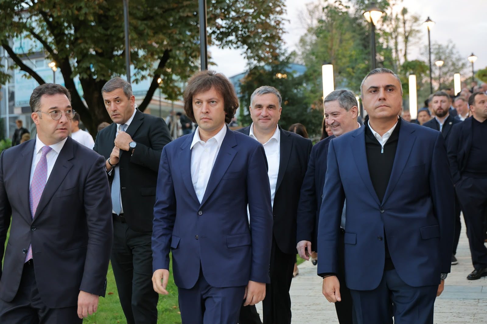 ირაკლი კობახიძემ თელავში ახლად რეაბილიტირებული სკვერი დაათვალიერა
